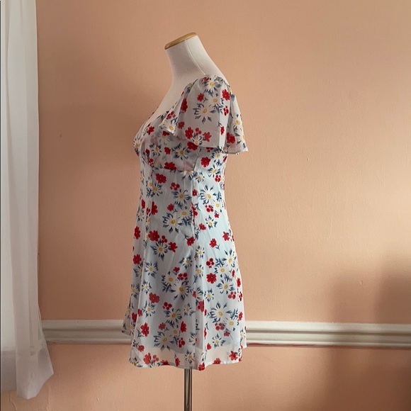 Dress - Picture 2 of 4